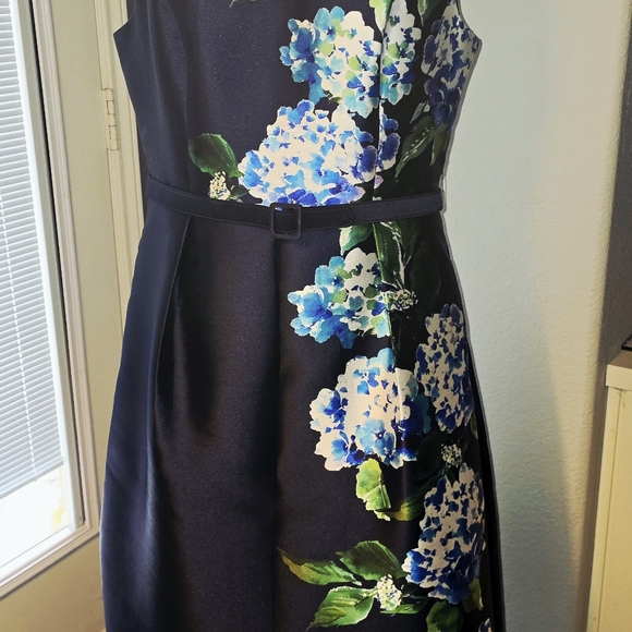 Kay Unger Barbara Floral Gown.  - Picture 4 of 16